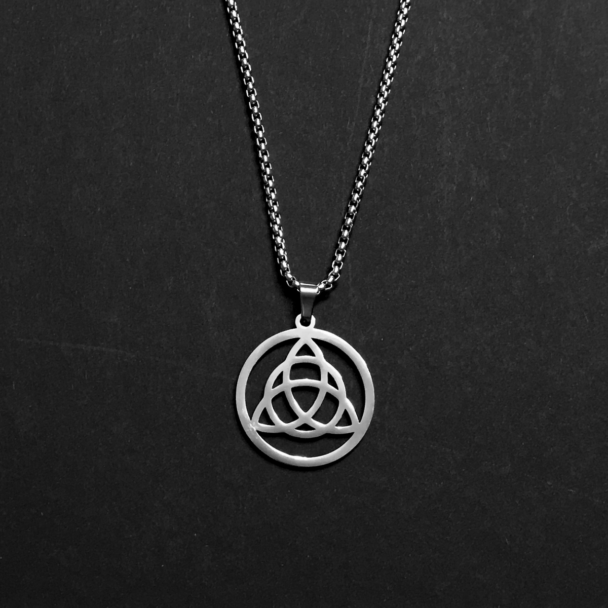 Collana in acciaio TRIQUETRA - protezione